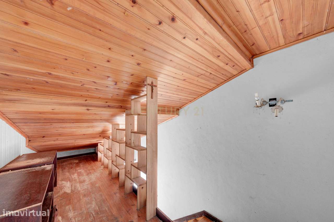 Apartamento T2 para recuperação em zona histórica de Angra do Heroísmo-6