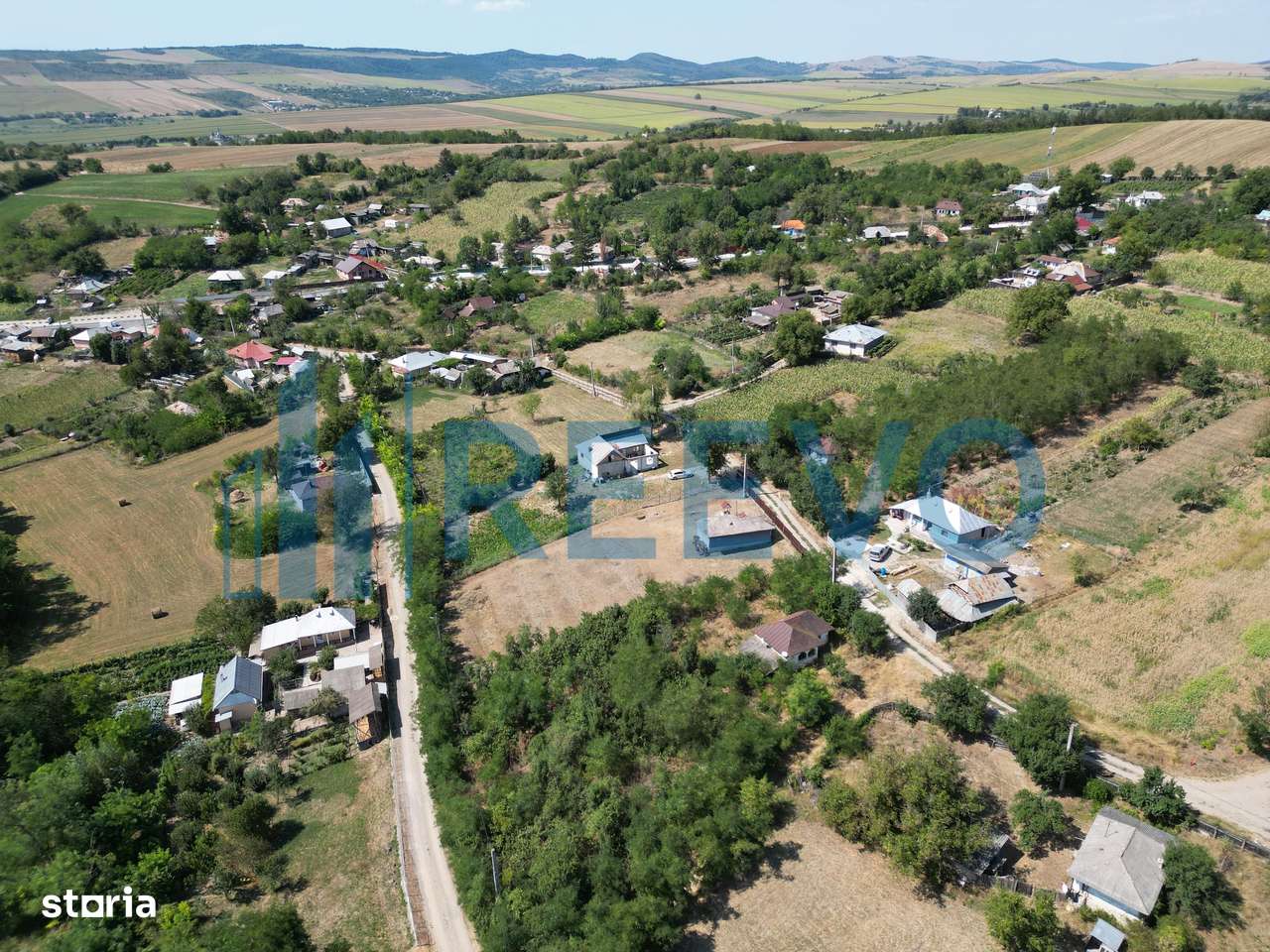 Casă și teren de vânzare în Parincea jud. Bacău. - Imagine principală: 5/16