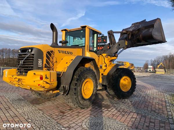 Volvo L120F - 15