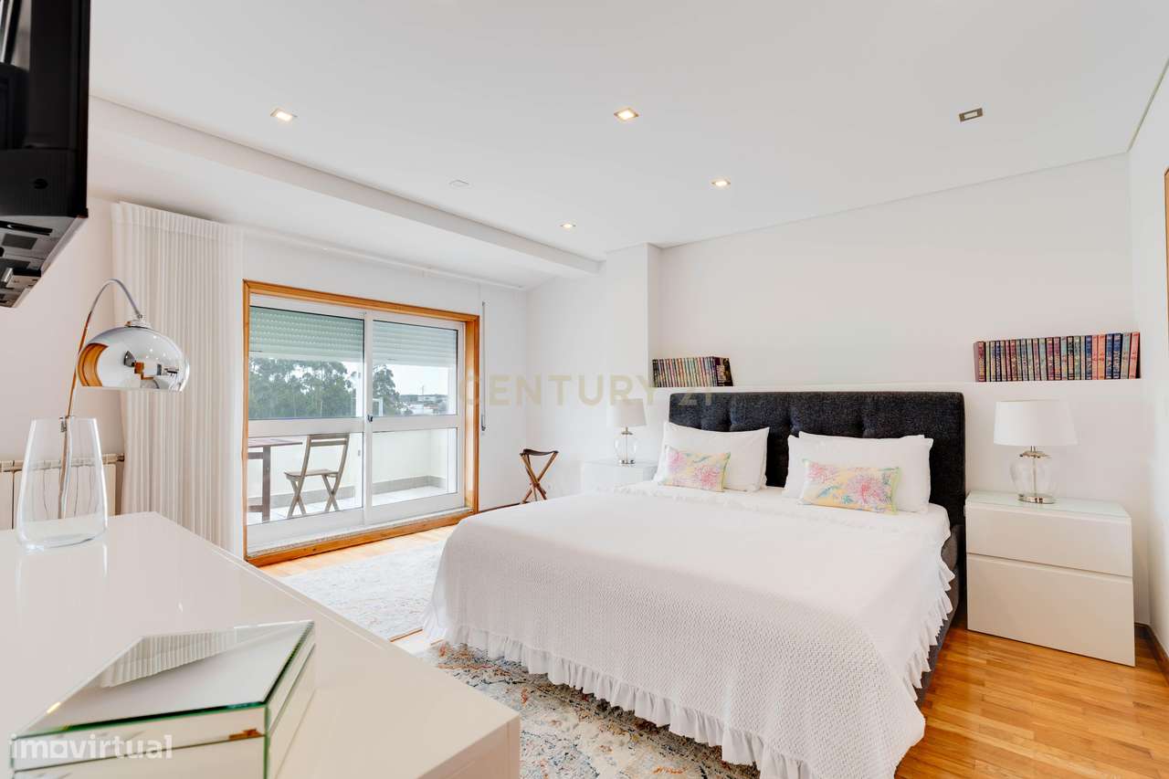 T2+2 Duplex c/ Sótão amplo (248m²) | S. Félix Marinha-21
