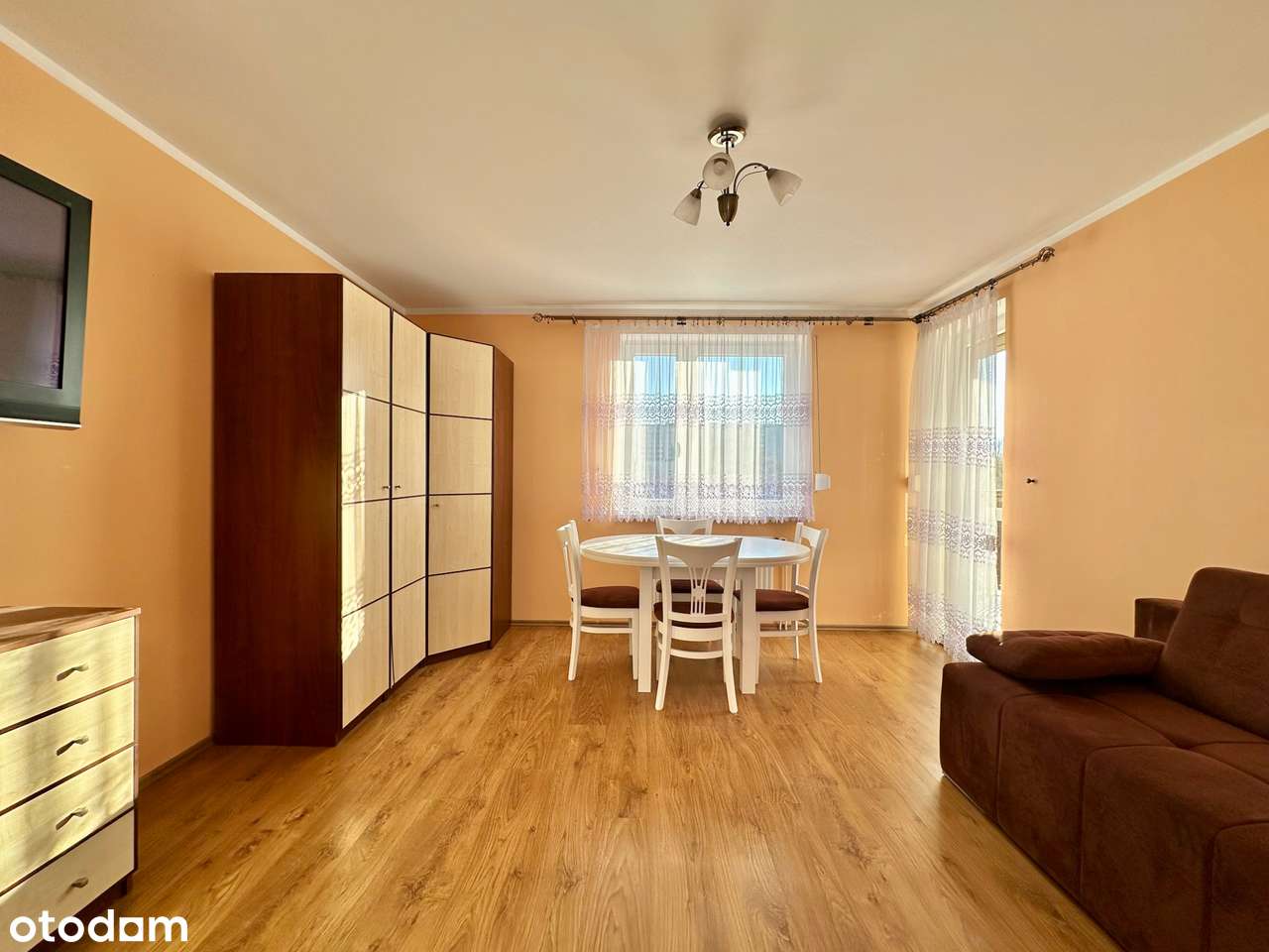 Przestronne, dwustronne z dużym balkonem - Pełny obrazek: 2/15