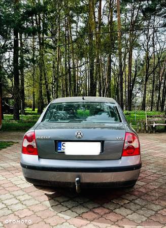 Volkswagen Passat 1.9 TDI Comfortline - 4