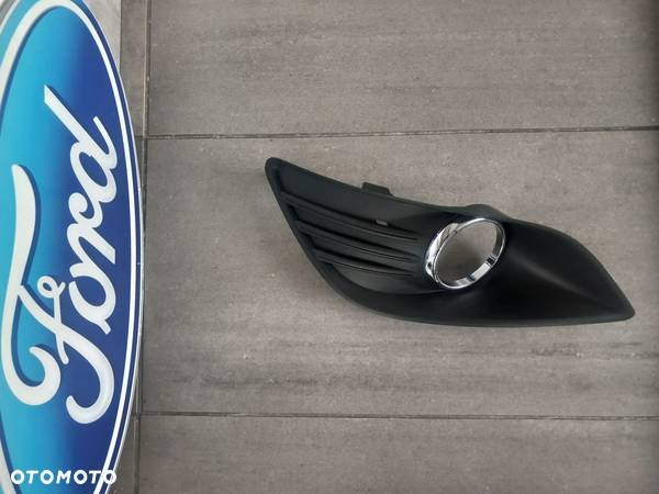 Ramka halogenu - kratka lewa Ford Focus 2008-2011 1671269 - 1