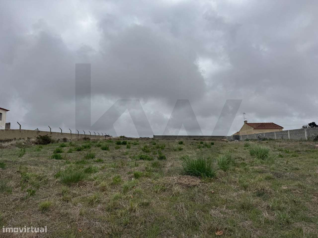 Terreno Rústico 2.570 m2 — Com Água, Luz e Potencial para Armazém (700 - Grande imagem: 2/14
