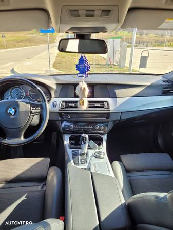 BMW Seria 5 525d Sport-Aut. - 18