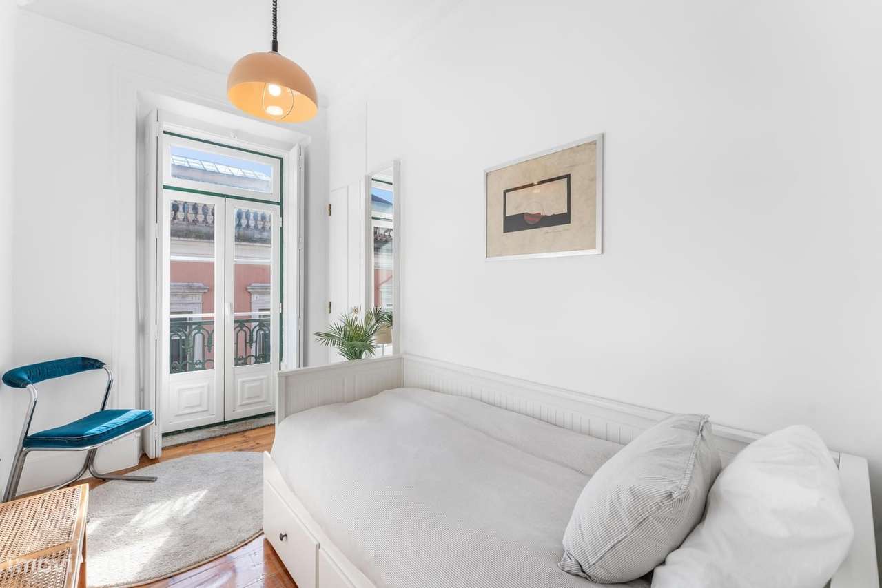 Apartamento T2 com varanda, Príncipe Real, Lisboa-13