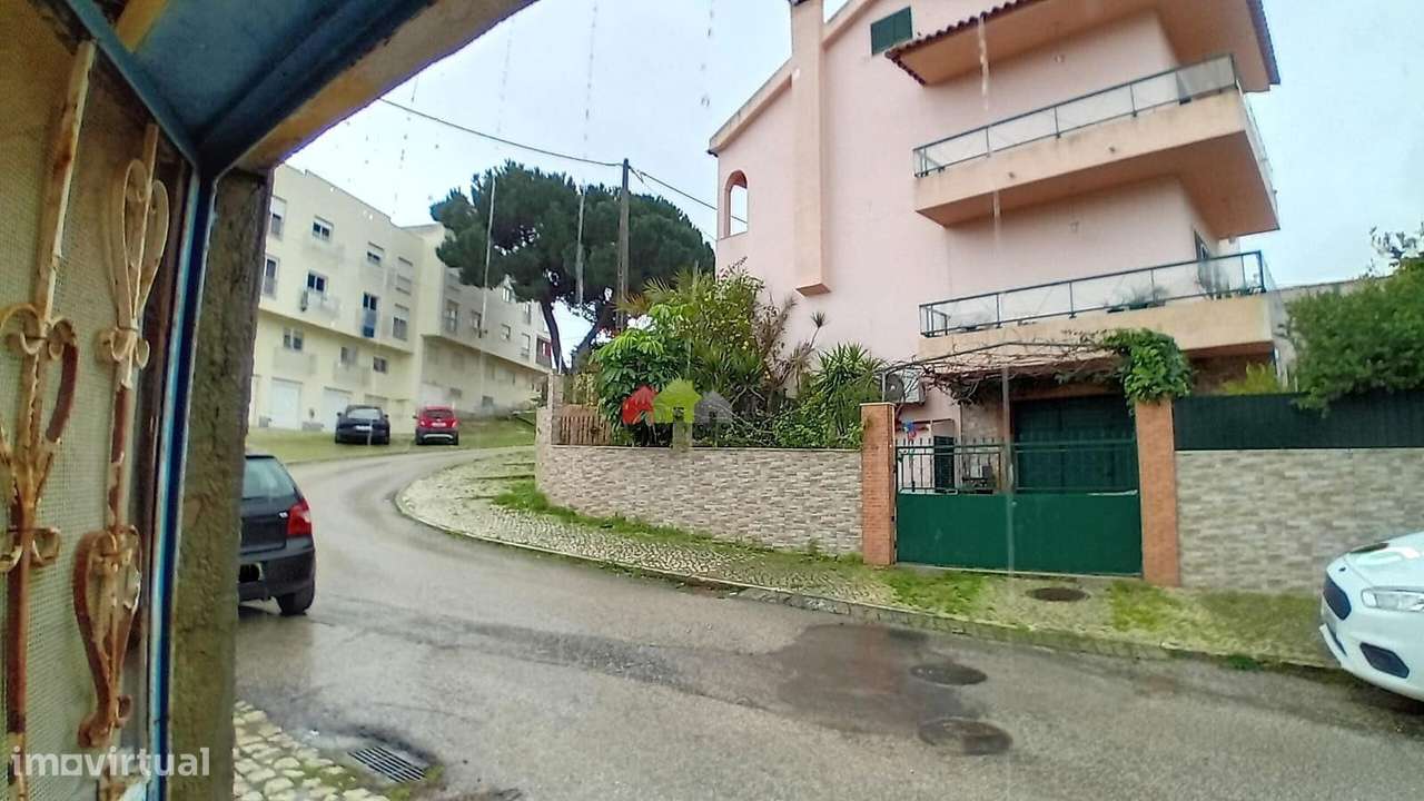 Moradia T4 térrea com anexos na Varzinha - Setúbal-35
