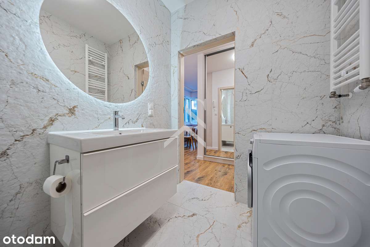 Kawalerka - Umeblowana - Miejsce w hali-6