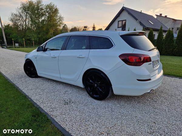 Opel Astra 1.6 Turbo Sports Tourer - 21