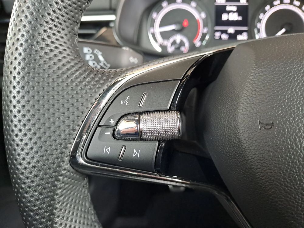 SKODA KAMIQ Style 1,0 TSI 110KM Virtual ACC Grzana P.szyba Kamera Salon Pl ASO