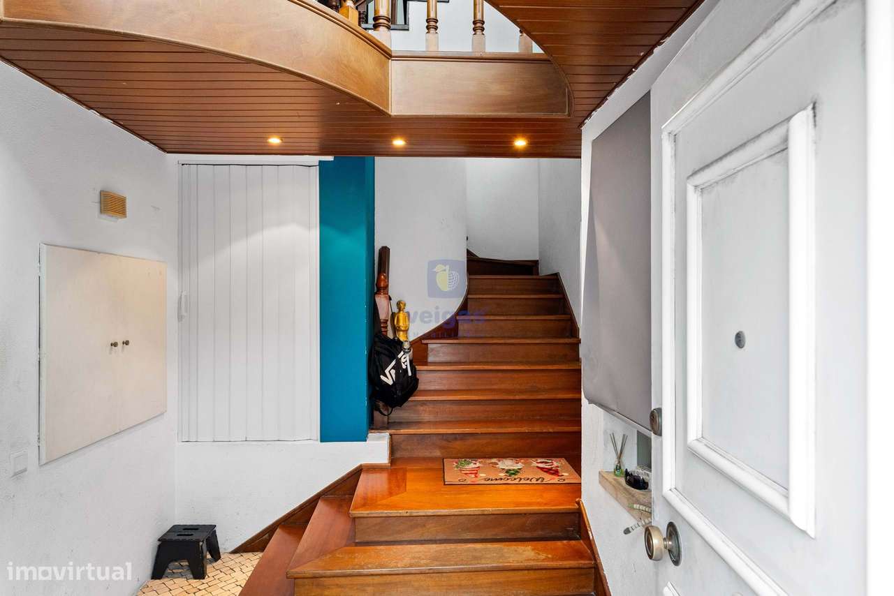 Prédio em Propriedade Total com Terraço, Garagens  no Montijo-16