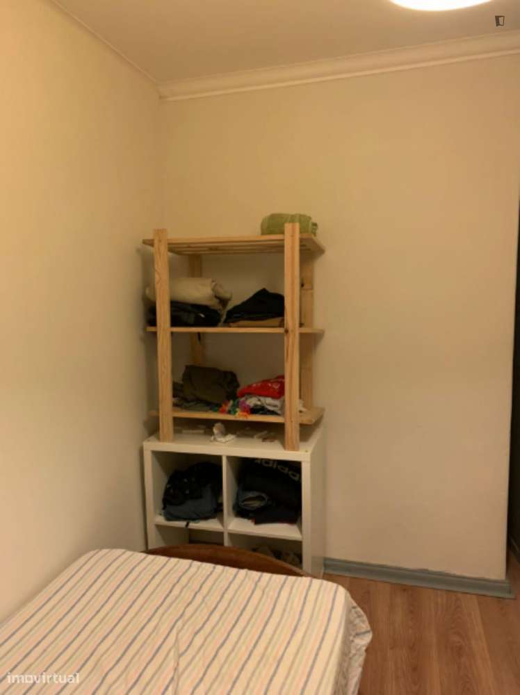 Quarto - localizado em  Coimbra - Grande imagem: 5/7