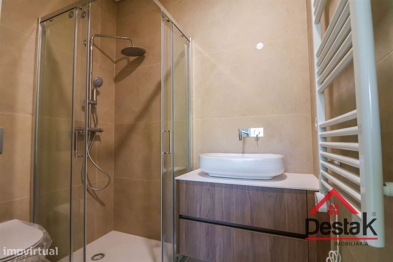 T3 Novo | Varandas com Churrasqueira | Garagem para 2 Carros-8