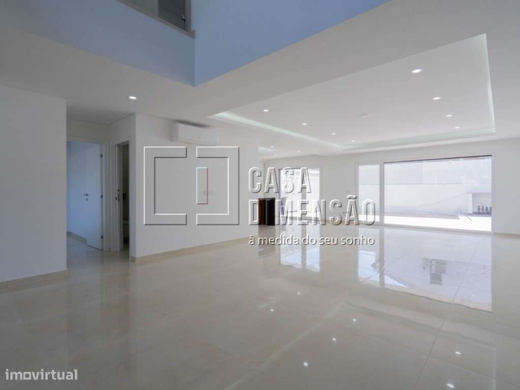 Moradia de Arquitectura Moderna de tipologia T4 na zona da Marisol ... - Grande imagem: 4/60