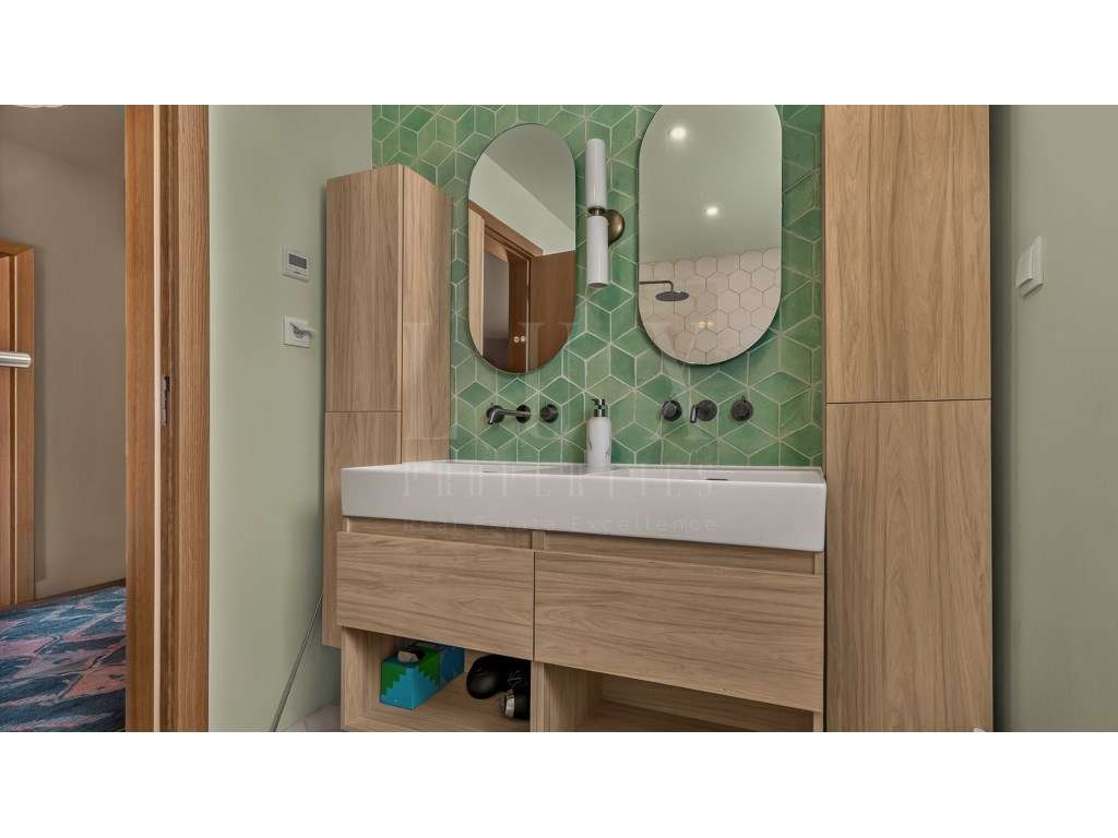 MORADIA T4 TOTALMENTE REMODELADA EM CASCAIS-38