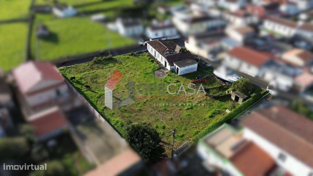 Conjunto de dois prédios urbanos com elevado potencial – Venda exclusi-13