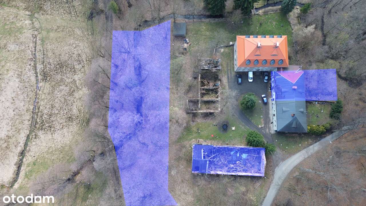 Wyjątkowa nieruchomość- połowa domu, budynek gospodarczy i działka