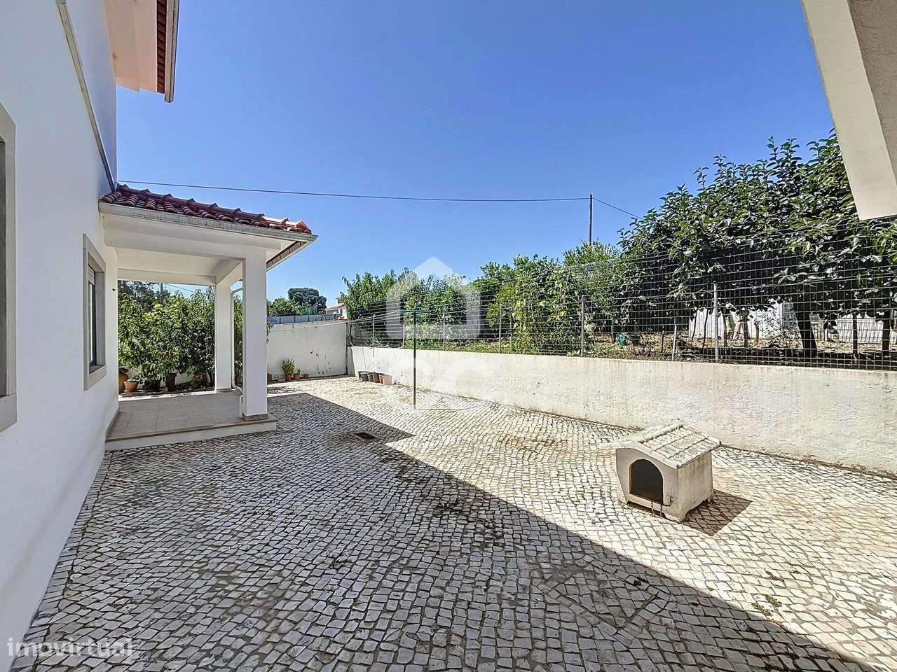 Moradia T4 com jardim, Casais da Serralheira-26