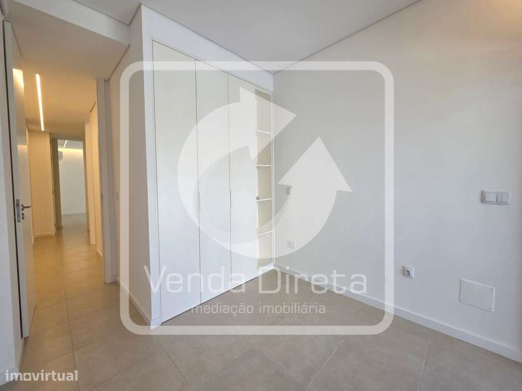 Apartamento T4 no 'Baía Residence' no Barreiro.-18