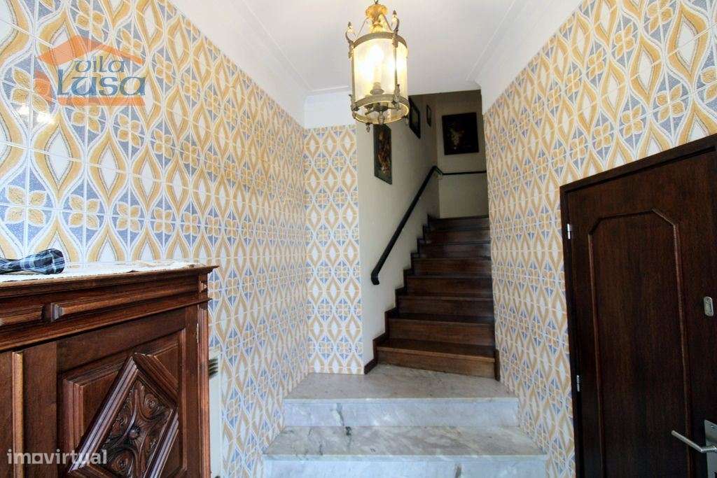 Moradia T4 Carvalhido, 2 garagens e pequeno quintal - Grande imagem: 4/14