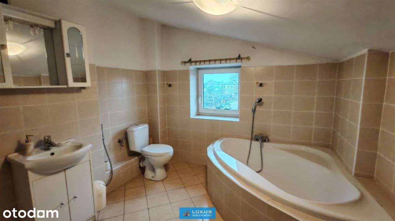 Dom 243 m2 z garażem i budynkami gospodarczymi-4