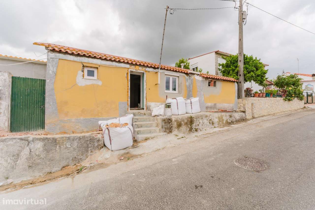 Moradia T2 em Obra Bruta | Aldeia da Moçarria | 15 min de Santarém-22