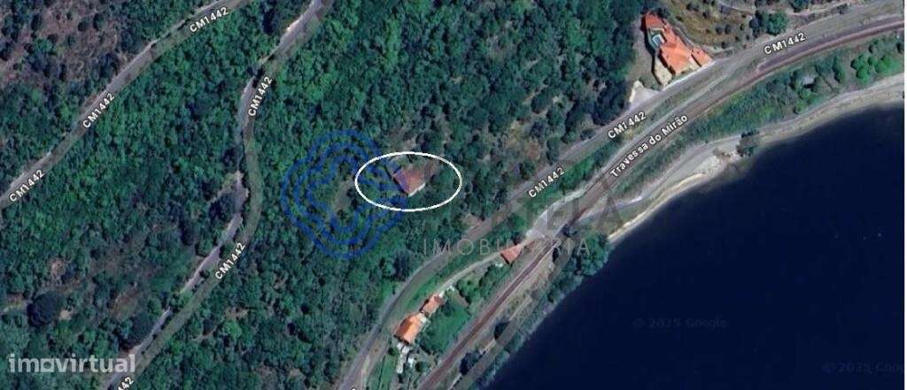 Moradia com terreno de 46000m2 - Grande imagem: 3/33