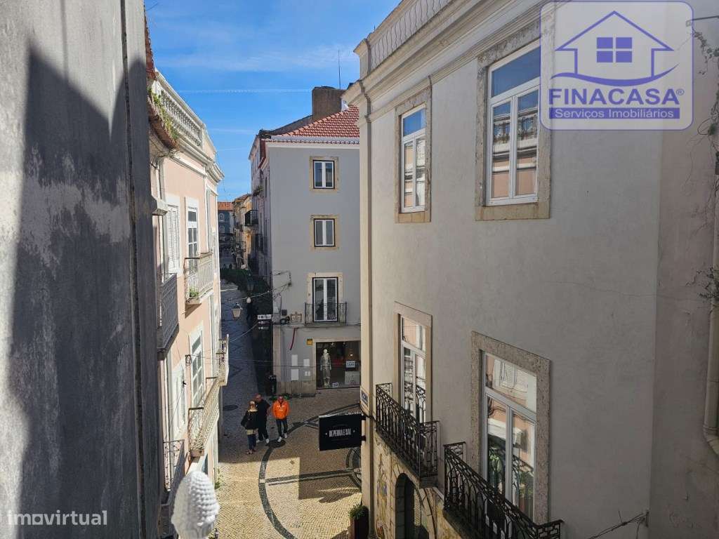 Prédio com 2 habitações e 1 loja de comércio - Baixa de Setúbal-12