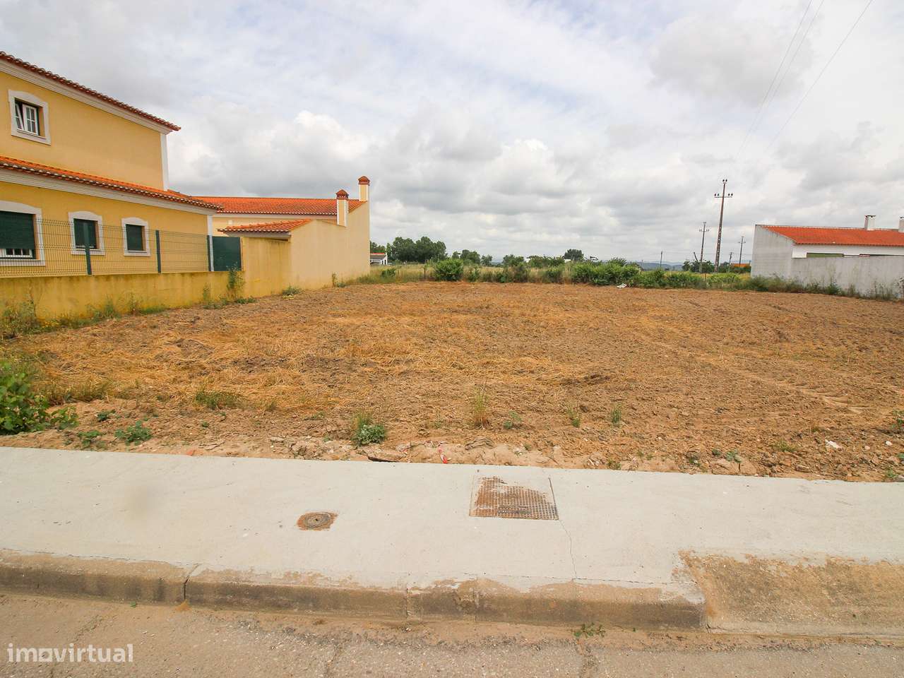 Terreno urbano para construção de moradia - Grande imagem: 4/5