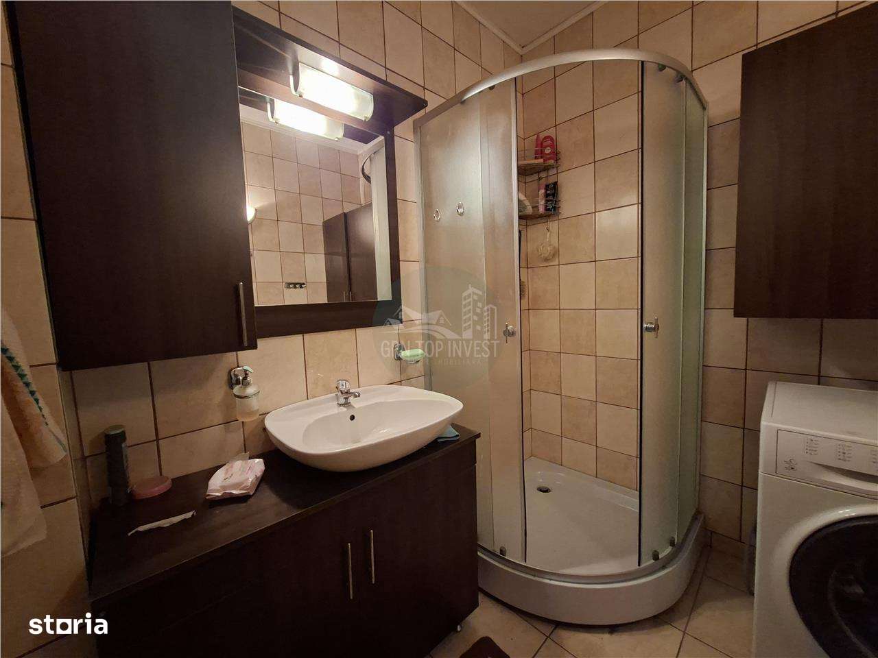 Casa 4 camere pivnita curte individuala Zona Lazaret-14