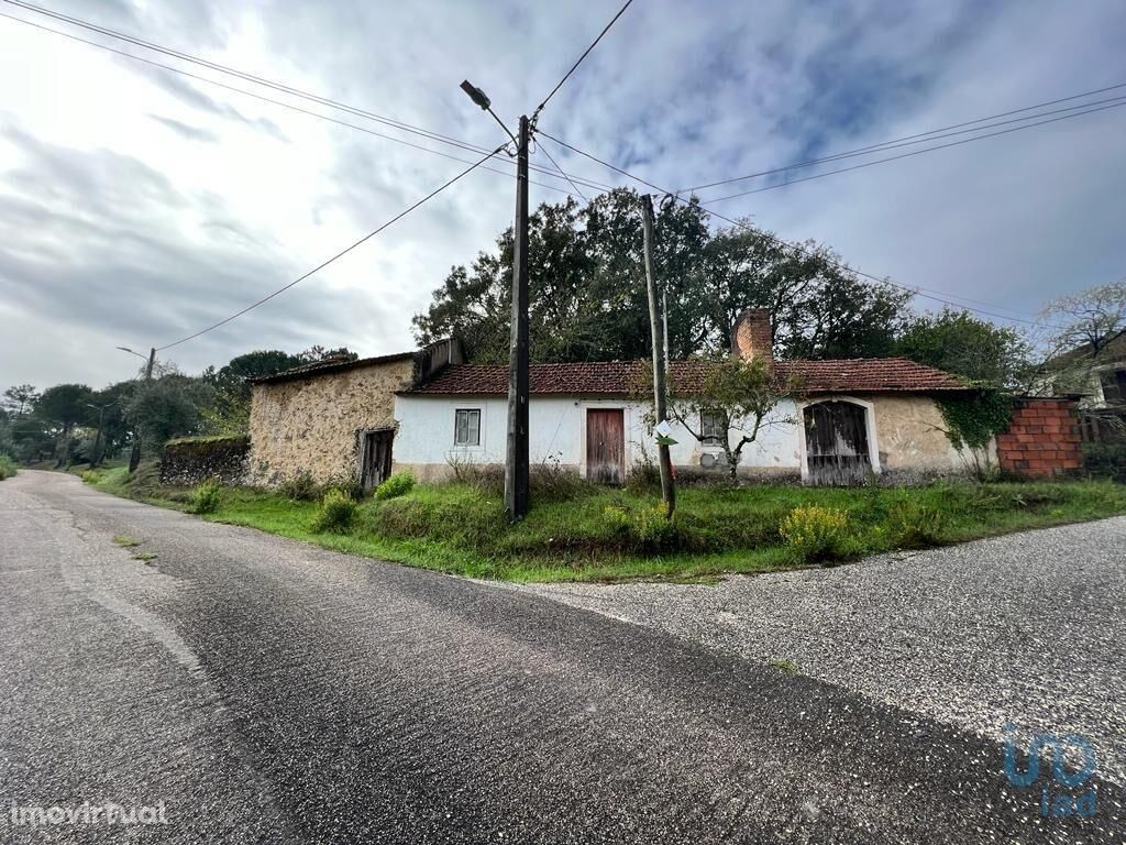 Casa de aldeia T2 em Leiria de 177,00 m2