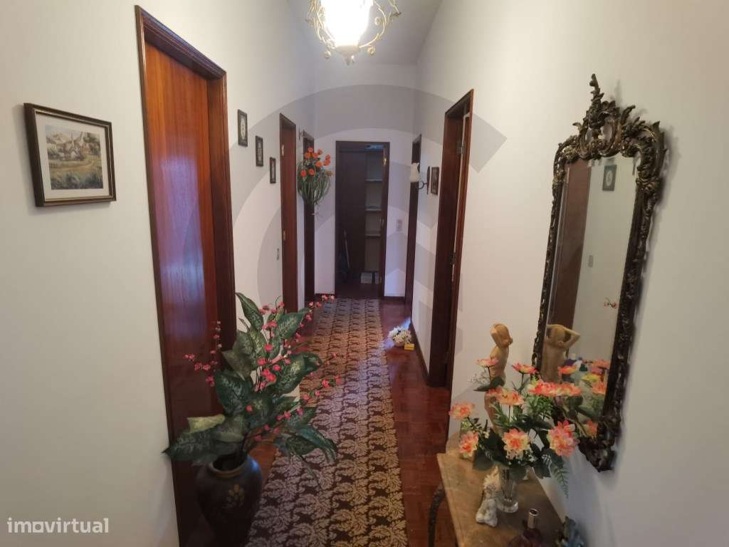 Moradia T3 Térrea com Excelente Potencial na Zibreira-8