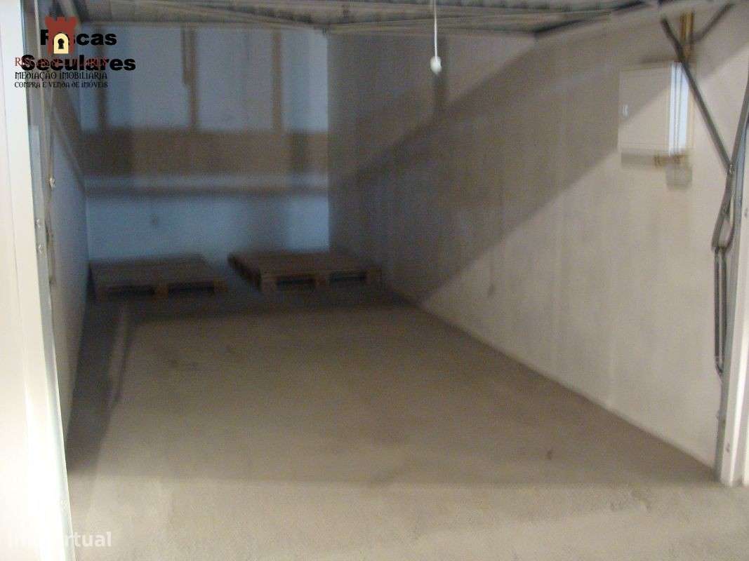Garagem fechada individual 18 mts-2