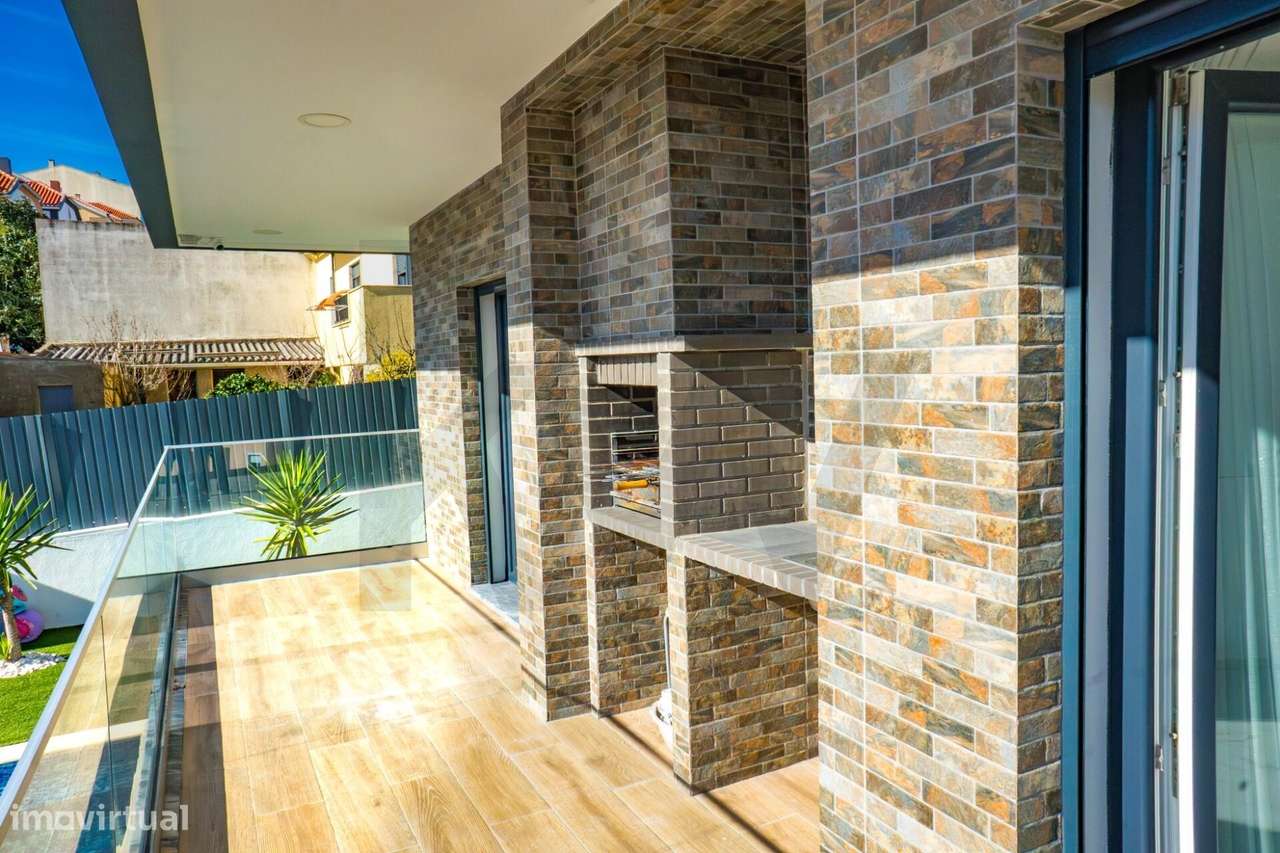 Luxo e exclusividade em Famões com vista sob Lisboa-51