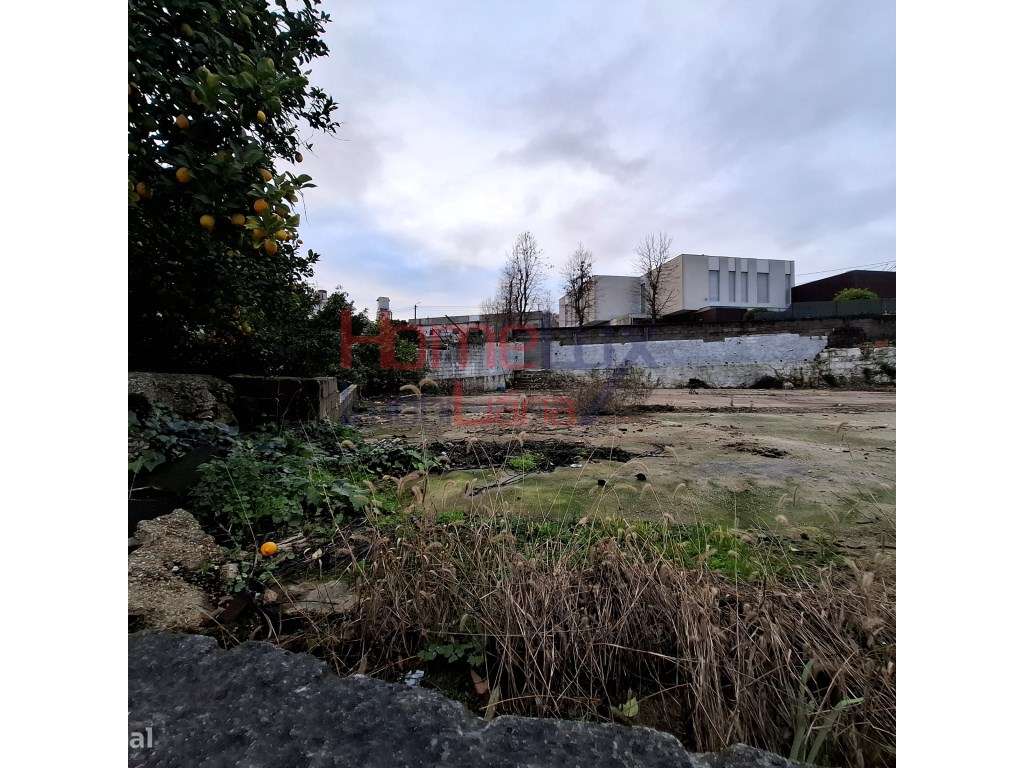 Terreno com 1260 m² em Vilela-21