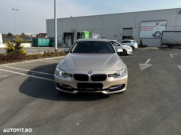 BMW Seria 3 320d xDrive DPF Touring Aut. Edition Sport - 12