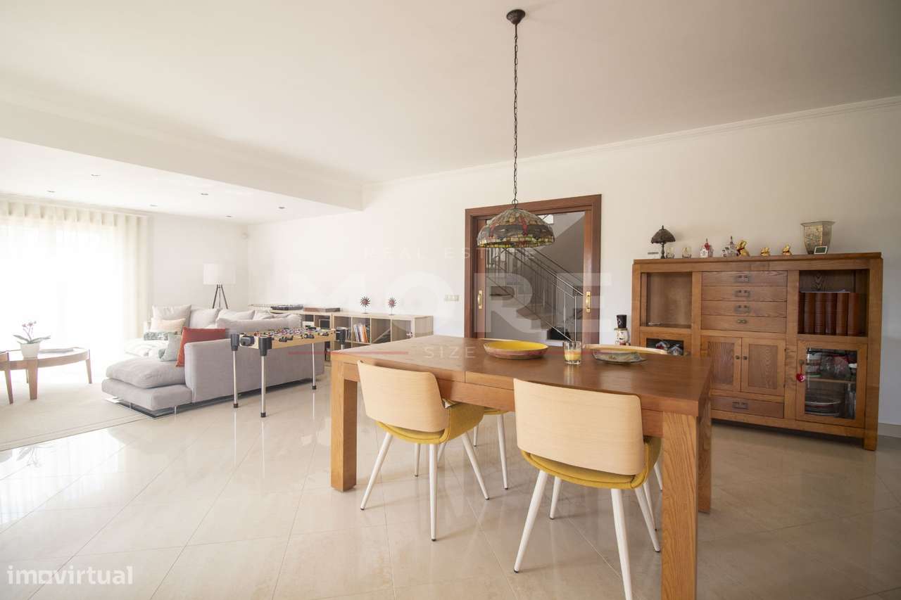 Moradia T5 independente de Gaveto - Caldas da Rainha-11