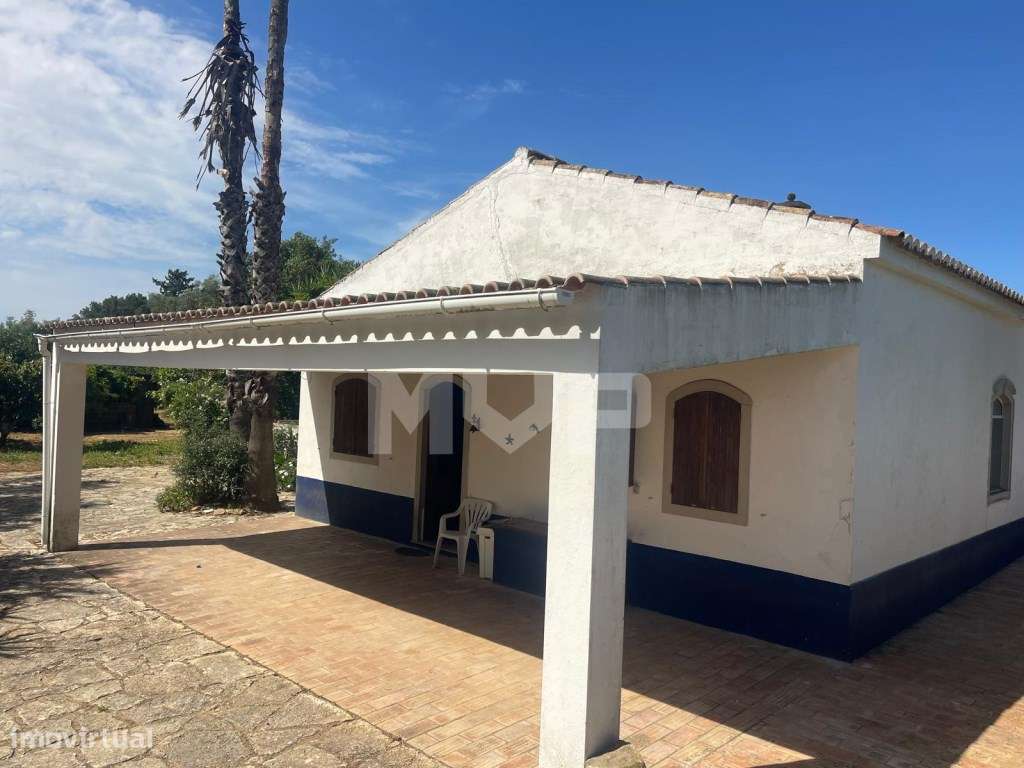 Quinta com 3 quartos e forno em Santa Bárbara de Nexe, Faro.-1