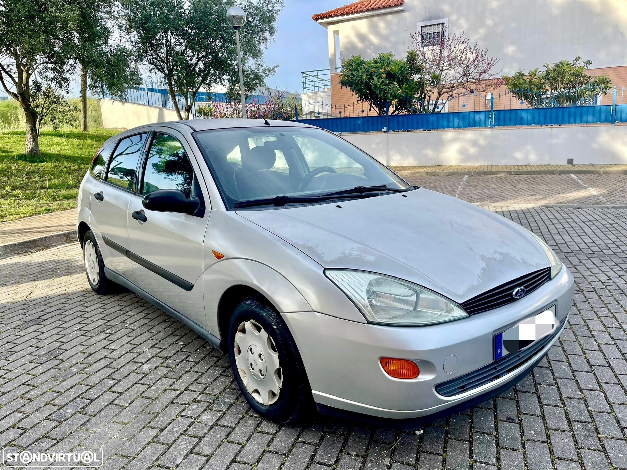 Ford Focus 1.4 Ambiente - 4