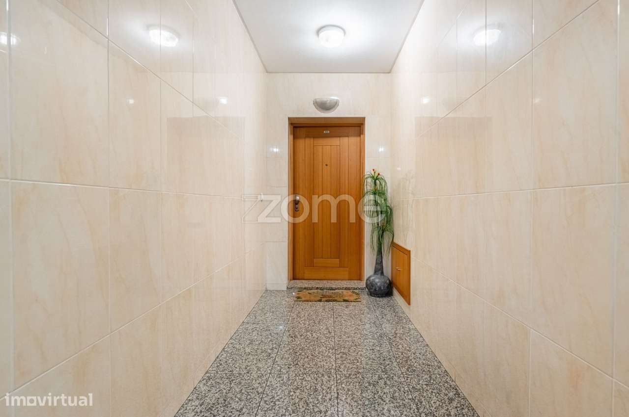 Apartamento T3 com varanda e lugar de garagem para 2 carros – Grijó - Grande imagem: 5/34