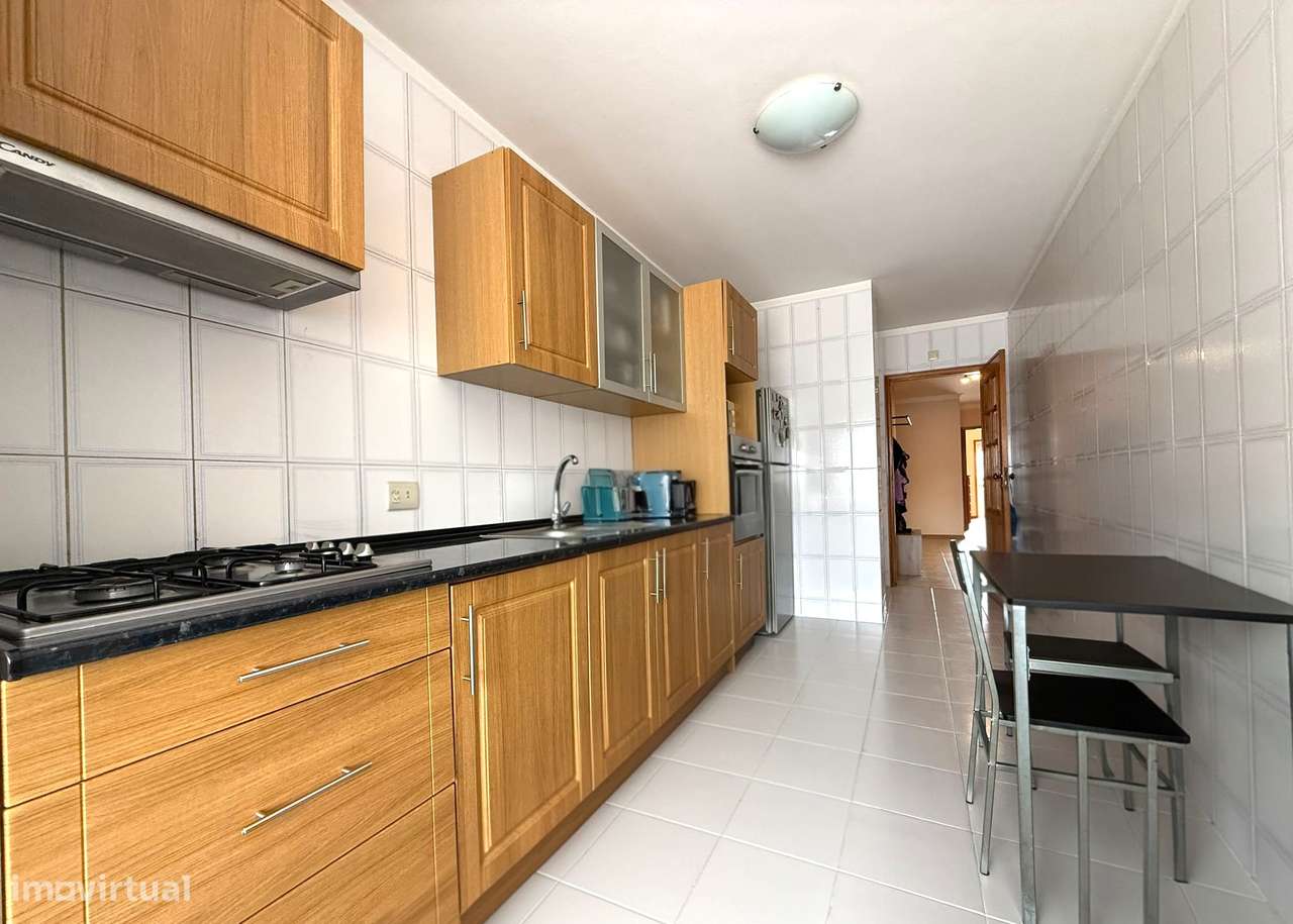 Apartamento T3 em Ovar com garagem fechada-0