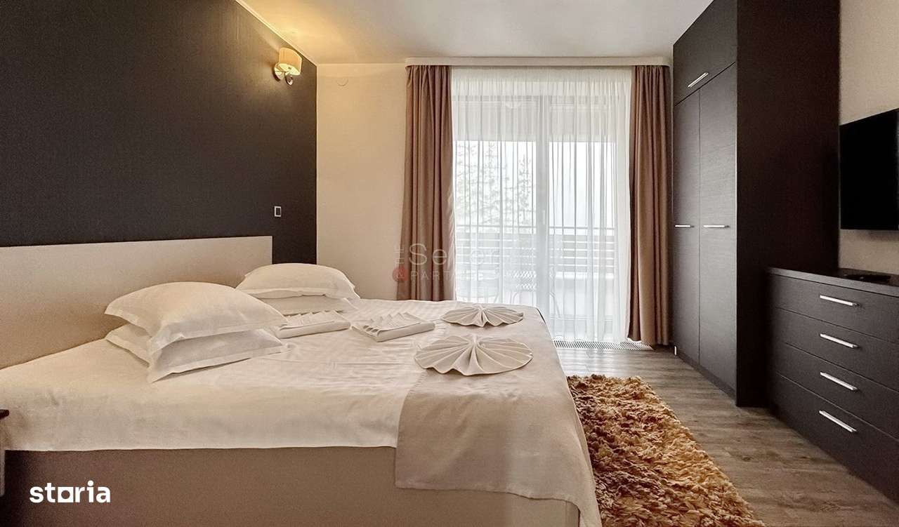 Priveliste spre masivul Postavarul - Imagine principală: 4/16