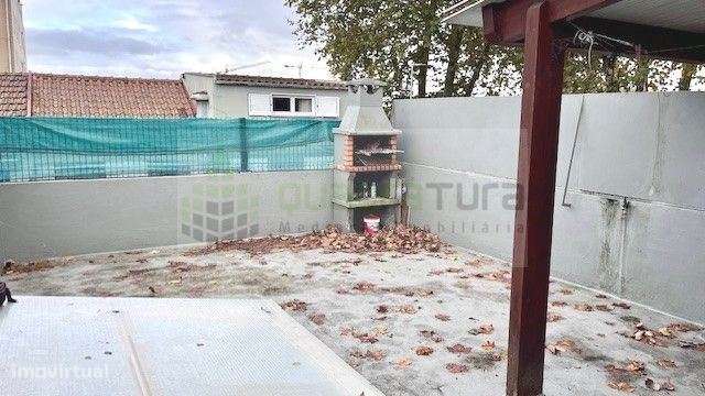 Moradia | Bairro de Santo Eugénio (à Circunvalação e Rua das Cegonh... - Grande imagem: 4/28