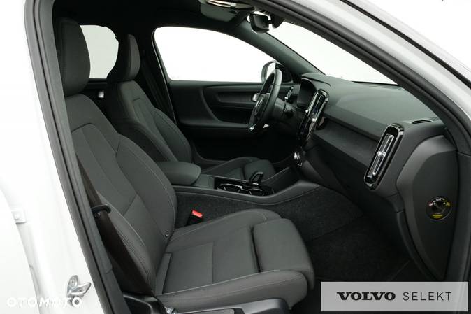 Volvo XC 40 - 38