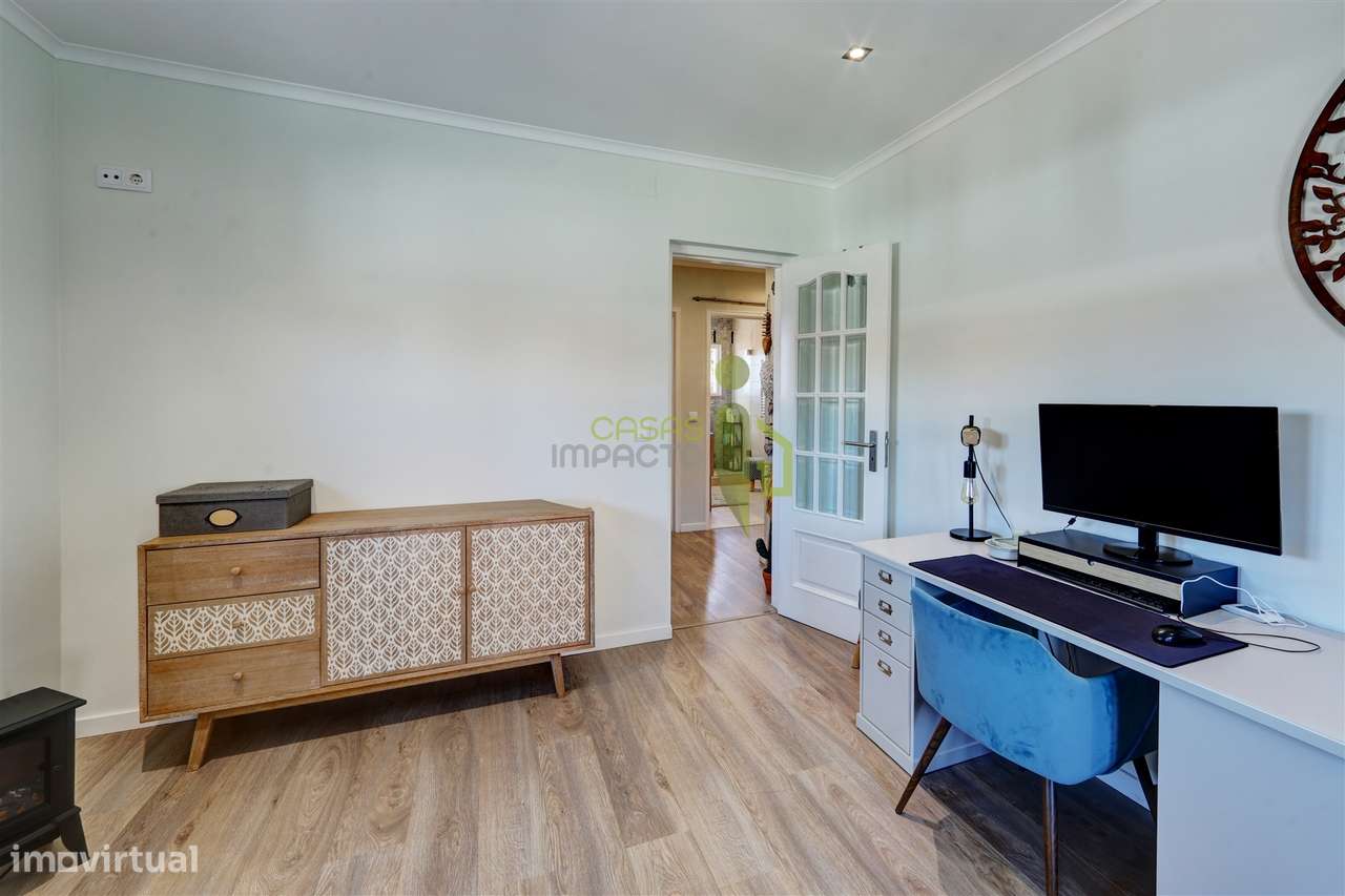 Moradia Clássica T3 transformada em T4, em Rio de Mouro, Sintra-24