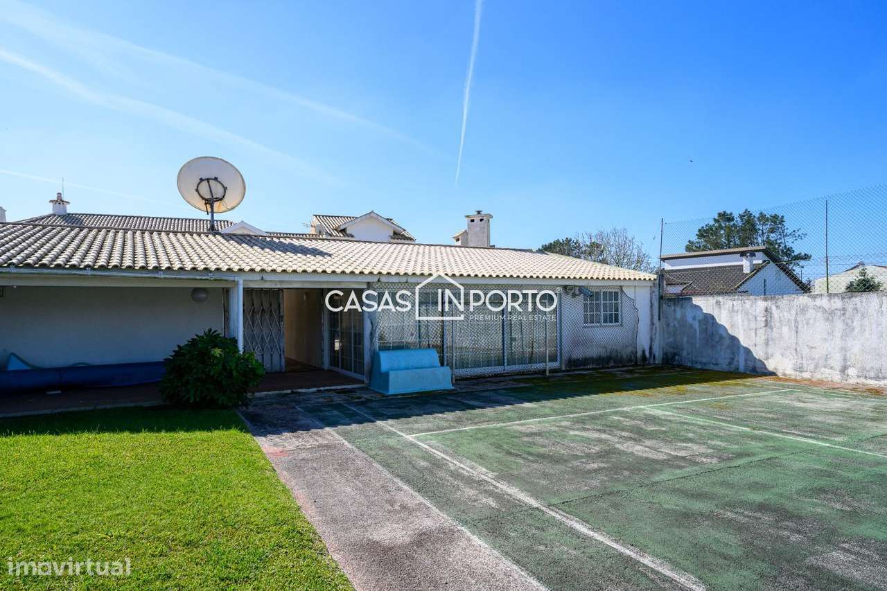 Moradia V5 - Estilo Americano com Piscina e Campo de Ténis – Entre-14
