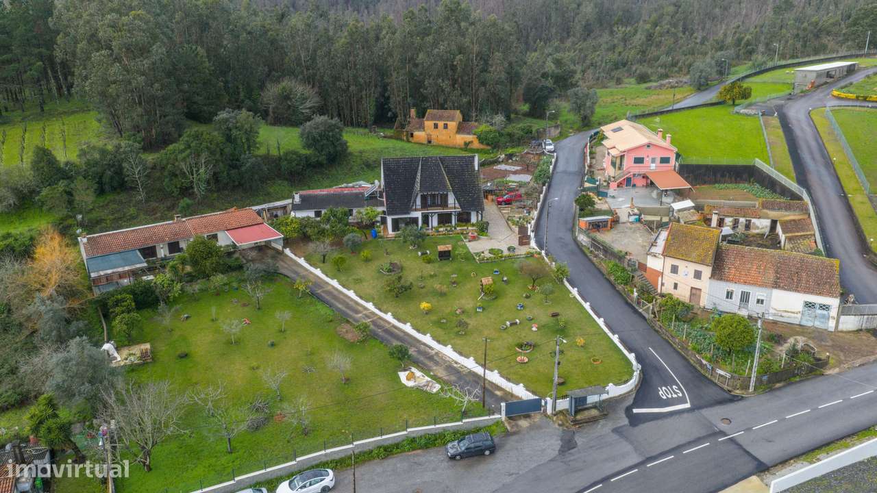 Moradia T4 de Arquitetura Francesa em Serém – Macinhata de Vouga-35