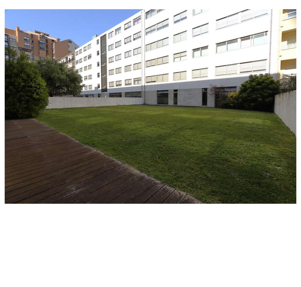 T3 de luxo junto à praia-1