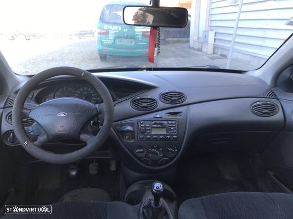 Ford Focus 1.4 16V 5P 2000  - Para Peças - 8