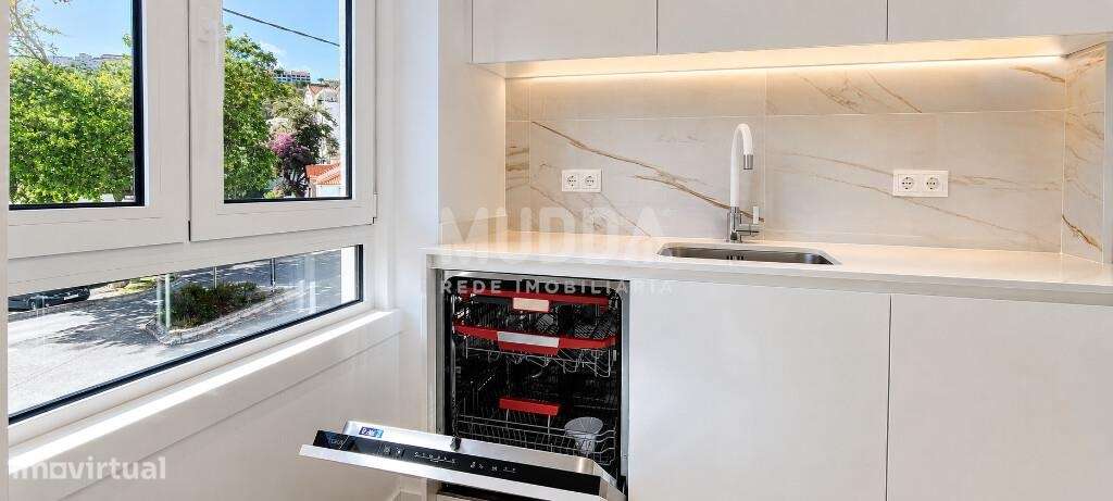 Apartamento T2+1 totalmente renovado na pitoresca vila da Nazaré-8